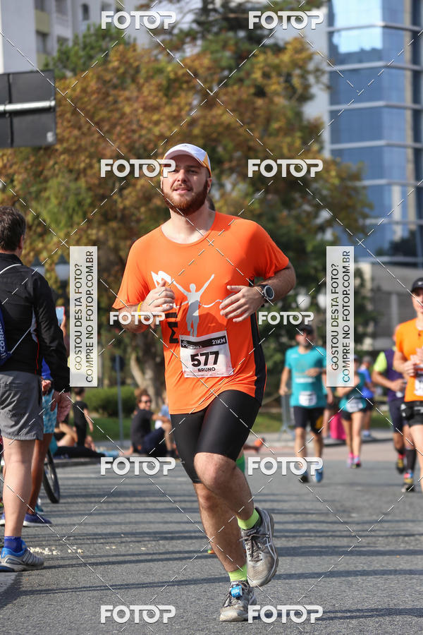 Buy your photos of the eventMeia Maratona Internacional de Curitiba 2018 on Fotop