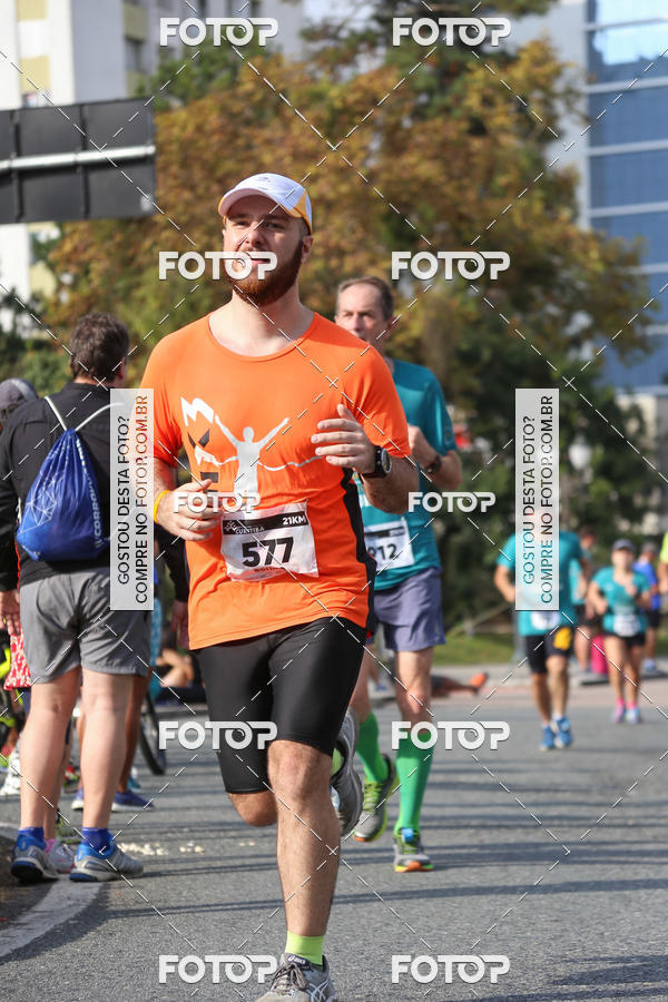 Buy your photos of the eventMeia Maratona Internacional de Curitiba 2018 on Fotop
