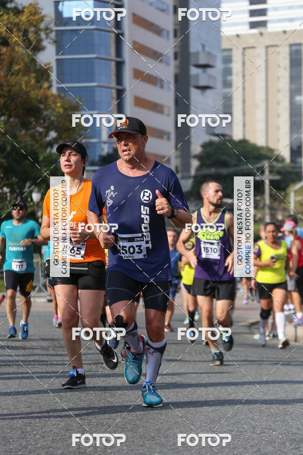 Buy your photos of the eventMeia Maratona Internacional de Curitiba 2018 on Fotop