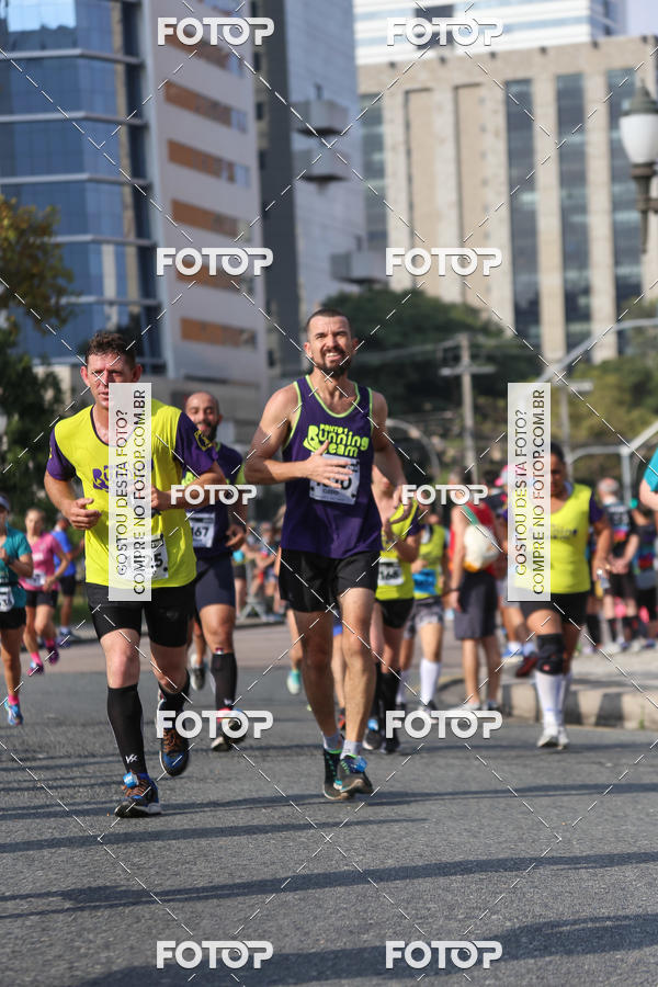 Buy your photos of the eventMeia Maratona Internacional de Curitiba 2018 on Fotop