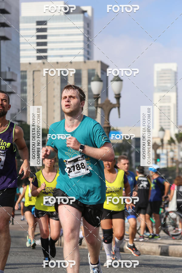 Buy your photos of the eventMeia Maratona Internacional de Curitiba 2018 on Fotop