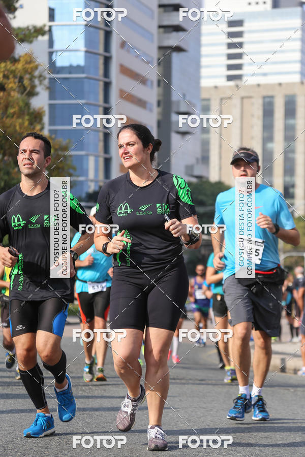 Buy your photos of the eventMeia Maratona Internacional de Curitiba 2018 on Fotop