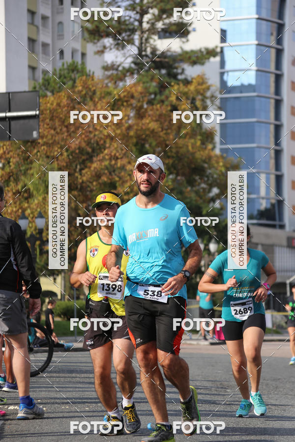 Buy your photos of the eventMeia Maratona Internacional de Curitiba 2018 on Fotop