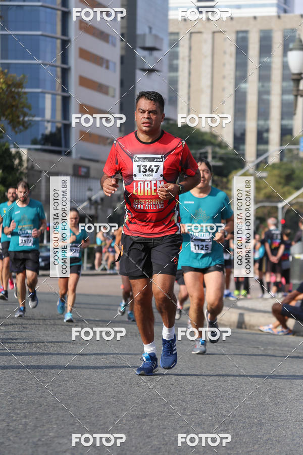 Buy your photos of the eventMeia Maratona Internacional de Curitiba 2018 on Fotop