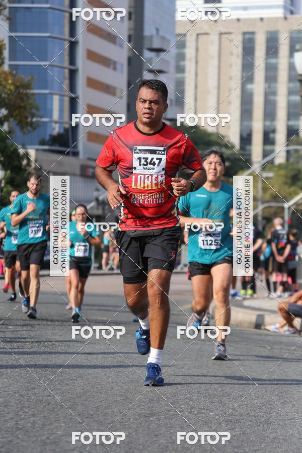 Buy your photos of the eventMeia Maratona Internacional de Curitiba 2018 on Fotop