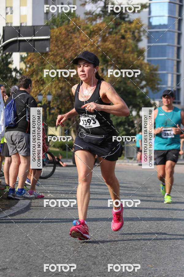 Buy your photos of the eventMeia Maratona Internacional de Curitiba 2018 on Fotop