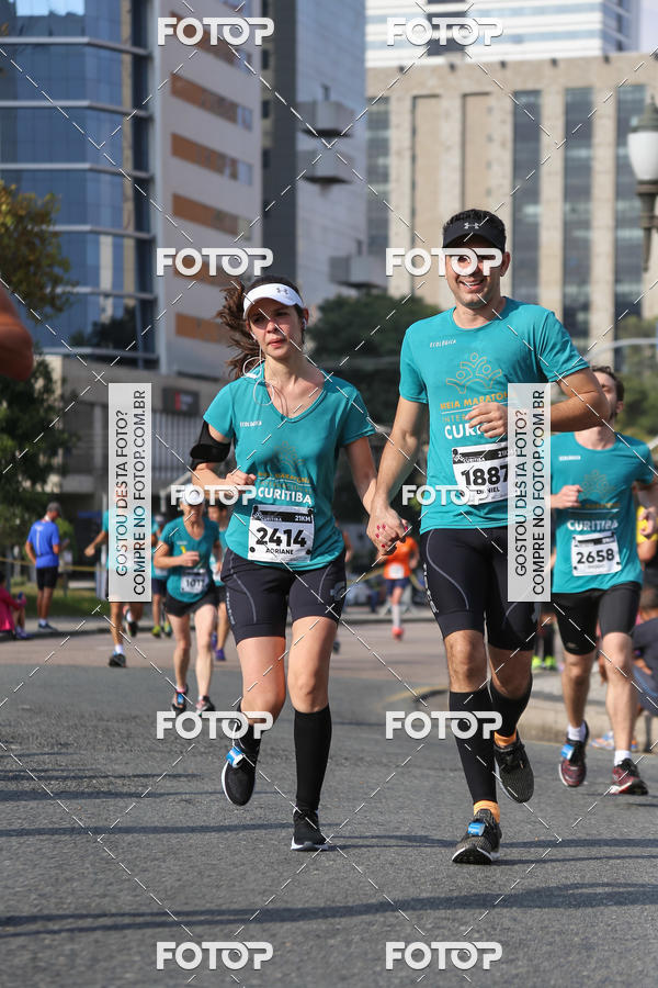 Buy your photos of the eventMeia Maratona Internacional de Curitiba 2018 on Fotop