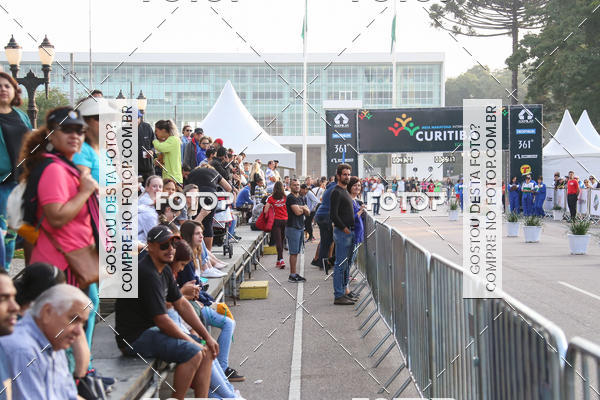Buy your photos of the eventMeia Maratona Internacional de Curitiba 2018 on Fotop