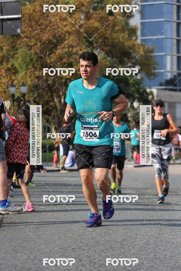 Buy your photos of the eventMeia Maratona Internacional de Curitiba 2018 on Fotop