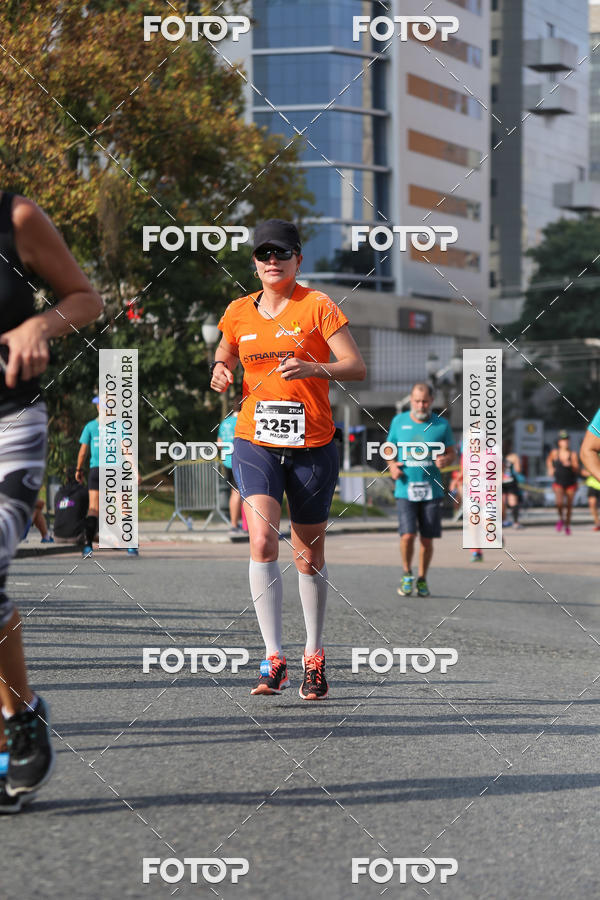 Buy your photos of the eventMeia Maratona Internacional de Curitiba 2018 on Fotop