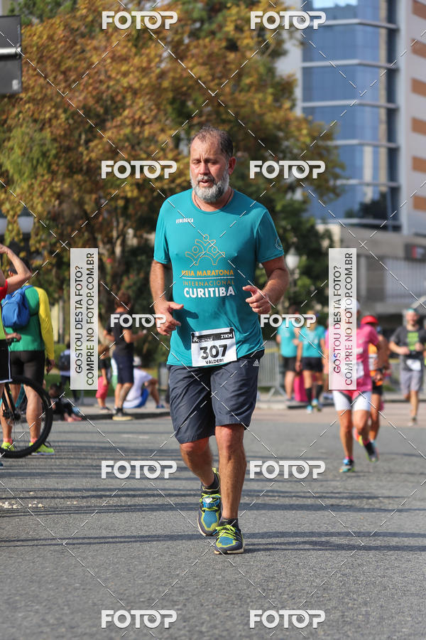 Buy your photos of the eventMeia Maratona Internacional de Curitiba 2018 on Fotop