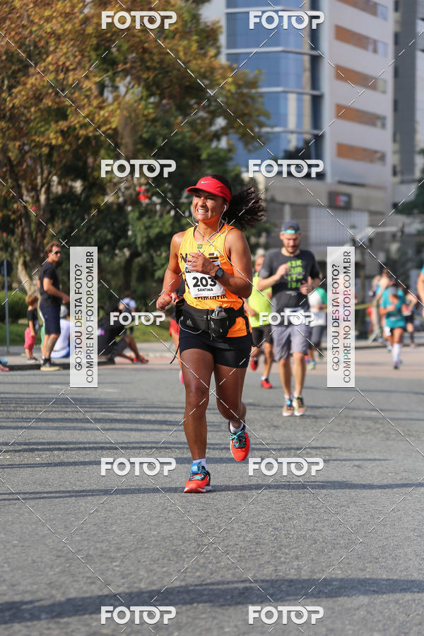 Buy your photos of the eventMeia Maratona Internacional de Curitiba 2018 on Fotop