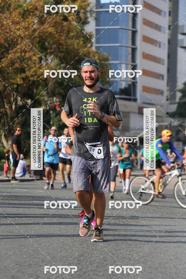 Buy your photos of the eventMeia Maratona Internacional de Curitiba 2018 on Fotop