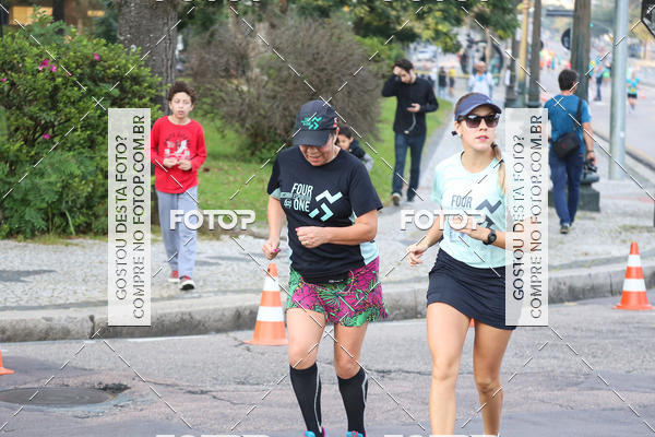 Buy your photos of the eventMeia Maratona Internacional de Curitiba 2018 on Fotop