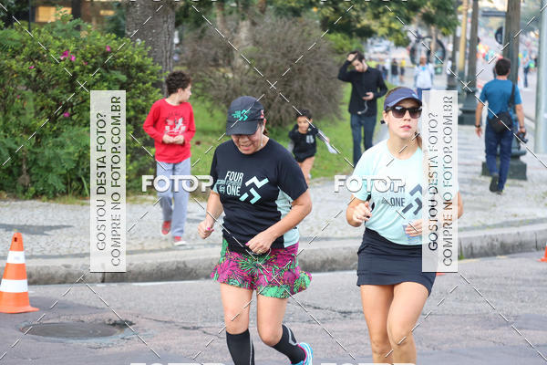 Buy your photos of the eventMeia Maratona Internacional de Curitiba 2018 on Fotop