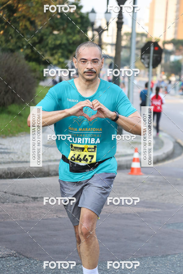Buy your photos of the eventMeia Maratona Internacional de Curitiba 2018 on Fotop