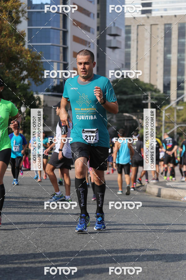 Buy your photos of the eventMeia Maratona Internacional de Curitiba 2018 on Fotop