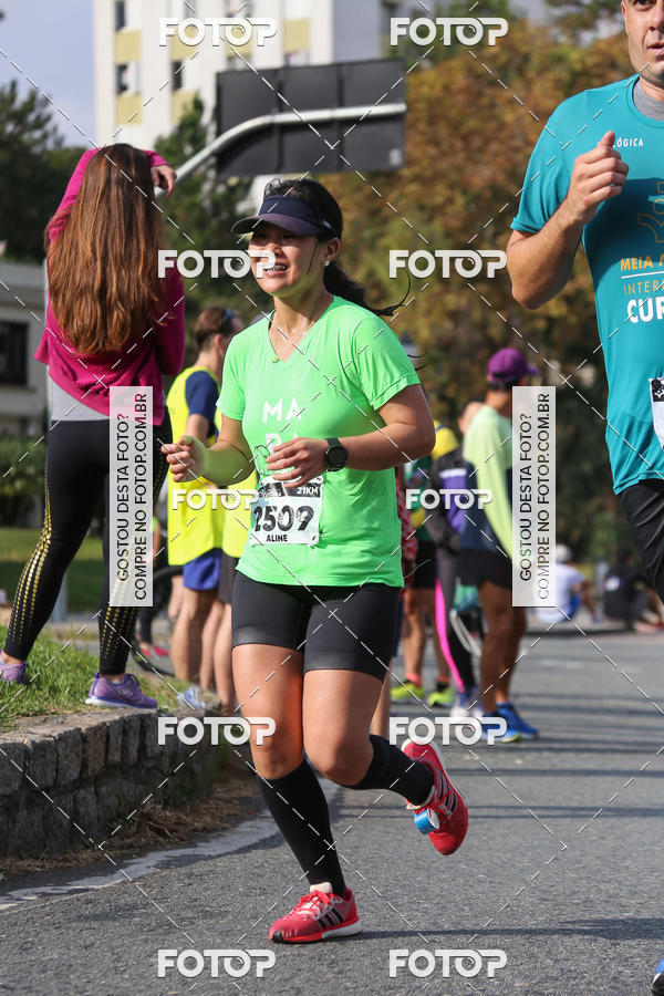 Buy your photos of the eventMeia Maratona Internacional de Curitiba 2018 on Fotop