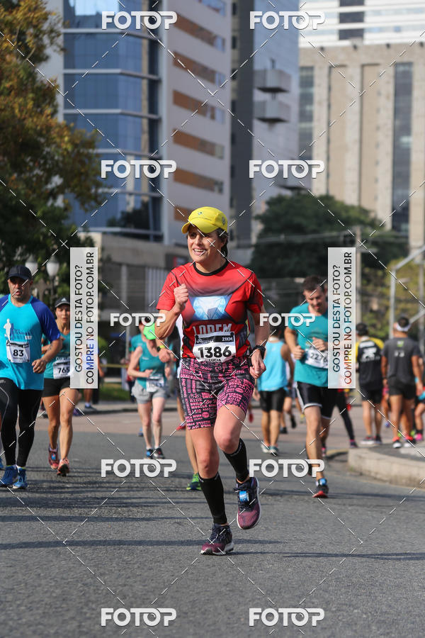 Buy your photos of the eventMeia Maratona Internacional de Curitiba 2018 on Fotop