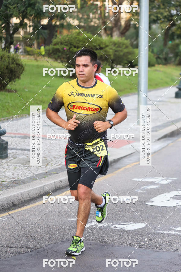 Buy your photos of the eventMeia Maratona Internacional de Curitiba 2018 on Fotop