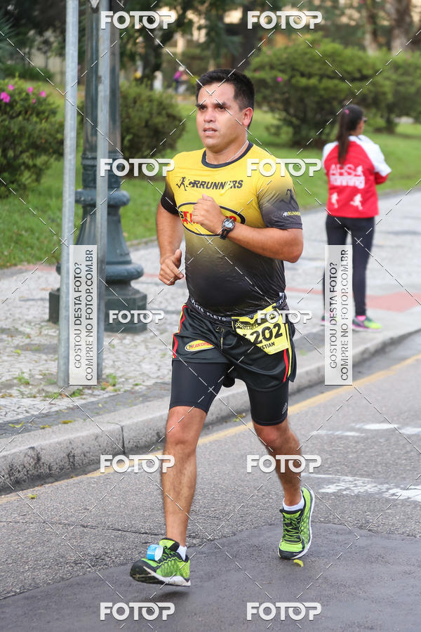 Buy your photos of the eventMeia Maratona Internacional de Curitiba 2018 on Fotop