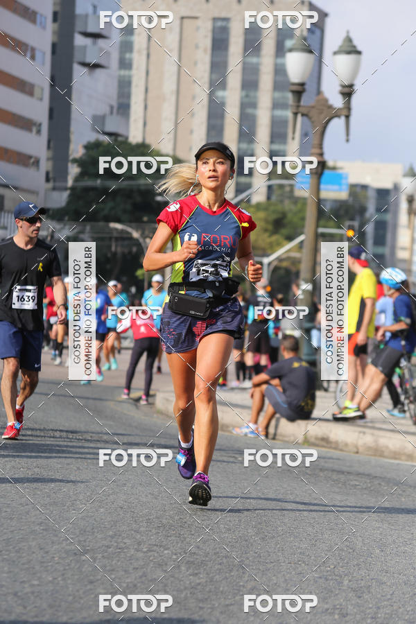 Buy your photos of the eventMeia Maratona Internacional de Curitiba 2018 on Fotop