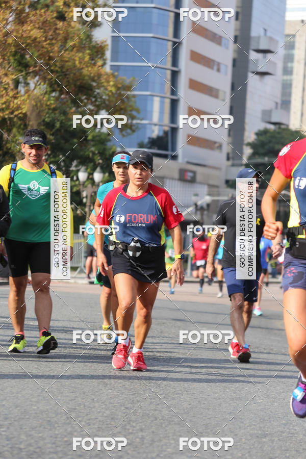 Buy your photos of the eventMeia Maratona Internacional de Curitiba 2018 on Fotop