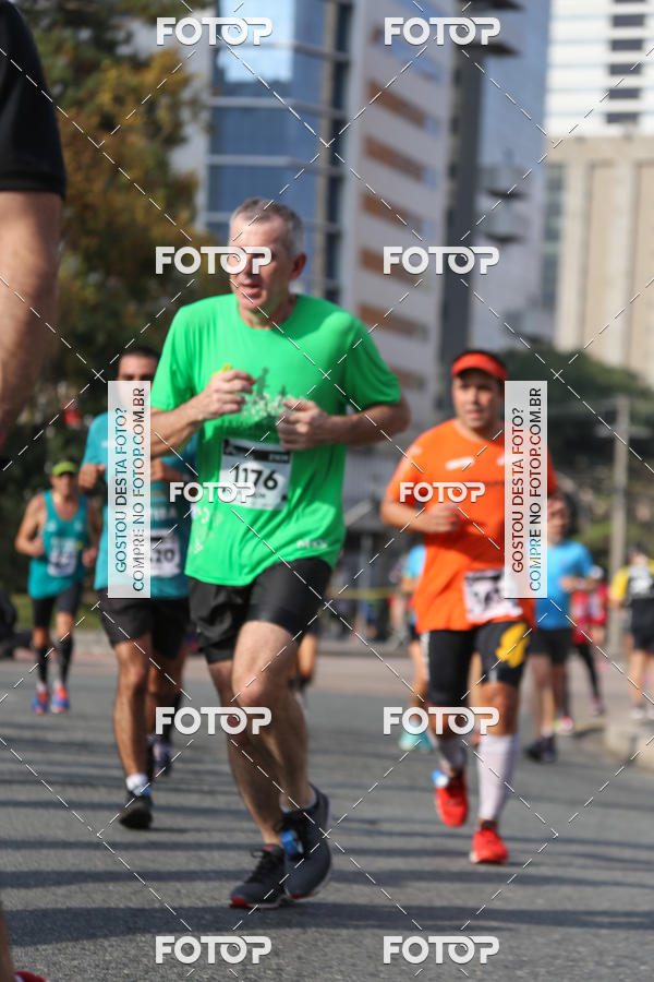Buy your photos of the eventMeia Maratona Internacional de Curitiba 2018 on Fotop