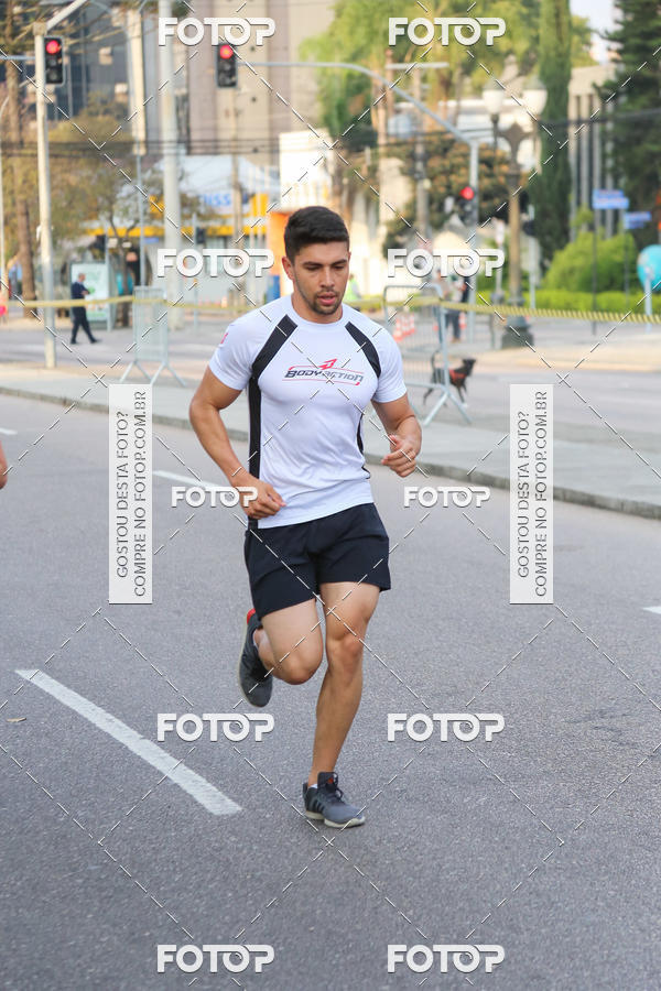 Buy your photos of the eventMeia Maratona Internacional de Curitiba 2018 on Fotop