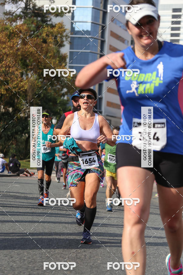 Buy your photos of the eventMeia Maratona Internacional de Curitiba 2018 on Fotop