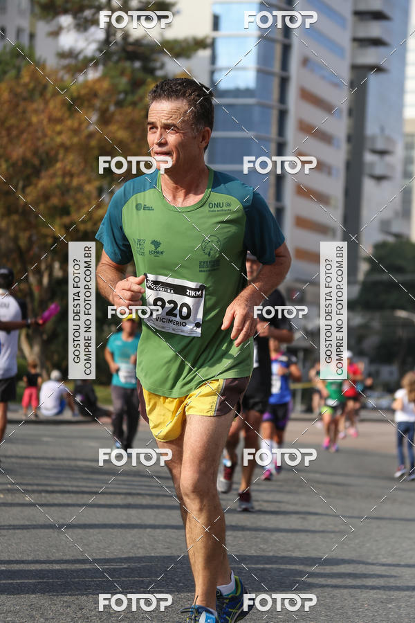 Buy your photos of the eventMeia Maratona Internacional de Curitiba 2018 on Fotop
