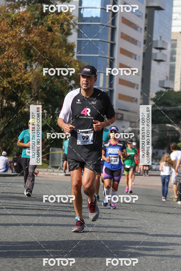 Buy your photos of the eventMeia Maratona Internacional de Curitiba 2018 on Fotop