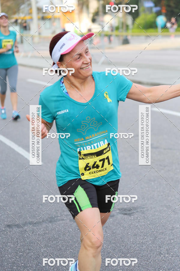 Buy your photos of the eventMeia Maratona Internacional de Curitiba 2018 on Fotop