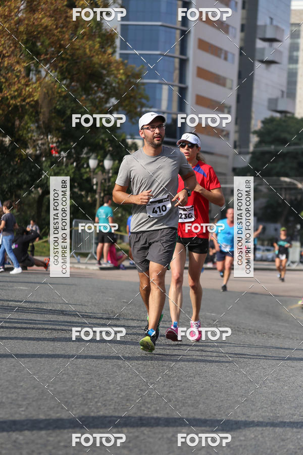 Buy your photos of the eventMeia Maratona Internacional de Curitiba 2018 on Fotop