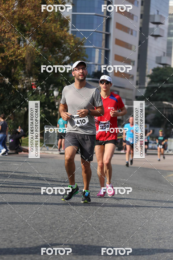 Buy your photos of the eventMeia Maratona Internacional de Curitiba 2018 on Fotop