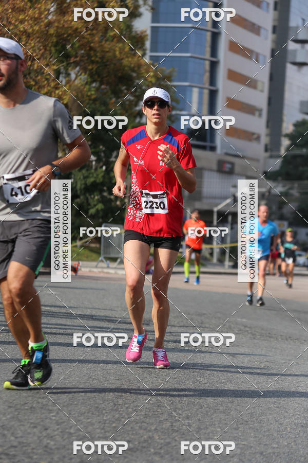 Buy your photos of the eventMeia Maratona Internacional de Curitiba 2018 on Fotop