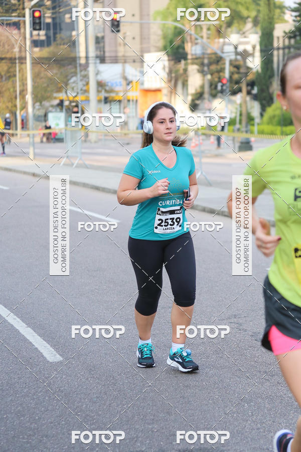 Buy your photos of the eventMeia Maratona Internacional de Curitiba 2018 on Fotop