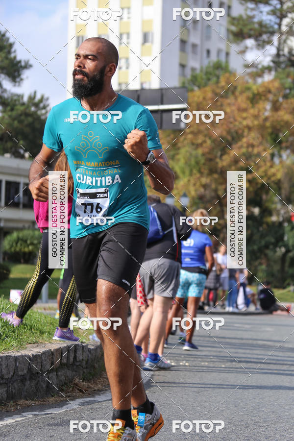 Buy your photos of the eventMeia Maratona Internacional de Curitiba 2018 on Fotop