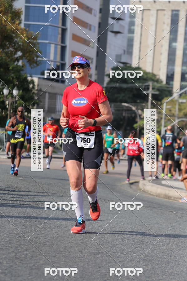 Buy your photos of the eventMeia Maratona Internacional de Curitiba 2018 on Fotop