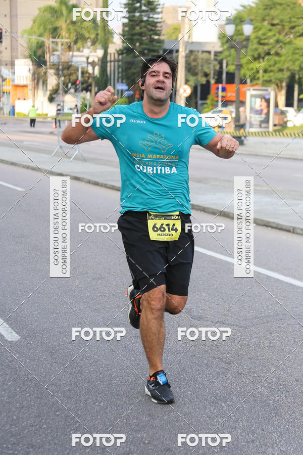 Buy your photos of the eventMeia Maratona Internacional de Curitiba 2018 on Fotop
