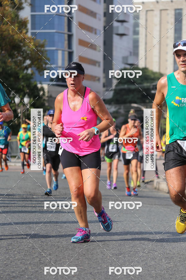 Buy your photos of the eventMeia Maratona Internacional de Curitiba 2018 on Fotop