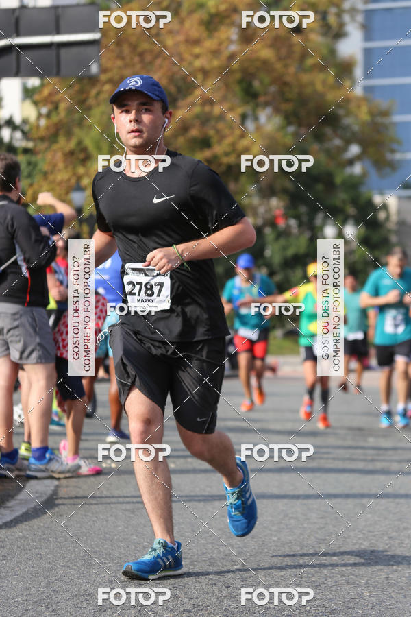 Buy your photos of the eventMeia Maratona Internacional de Curitiba 2018 on Fotop