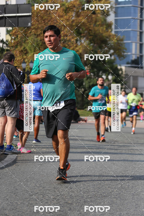 Buy your photos of the eventMeia Maratona Internacional de Curitiba 2018 on Fotop