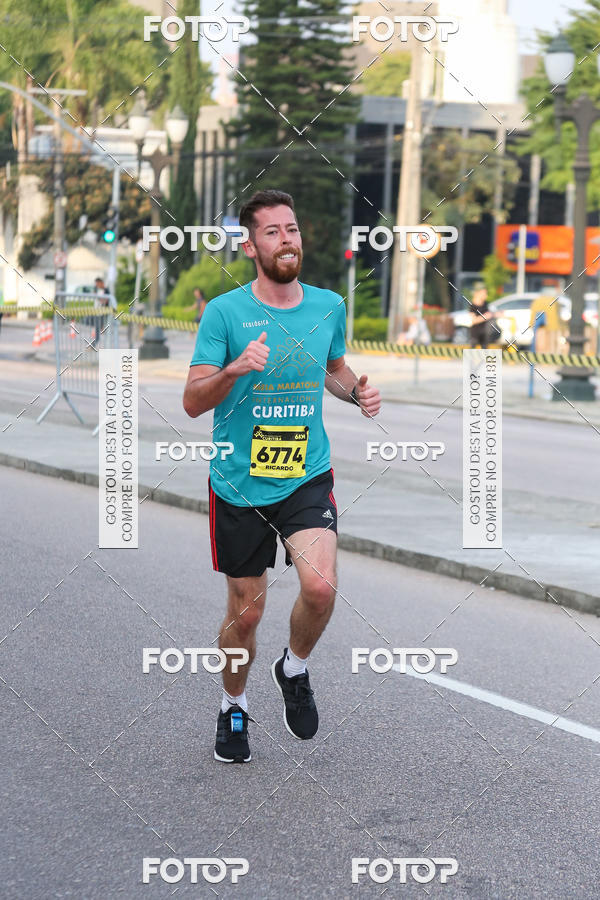 Buy your photos of the eventMeia Maratona Internacional de Curitiba 2018 on Fotop