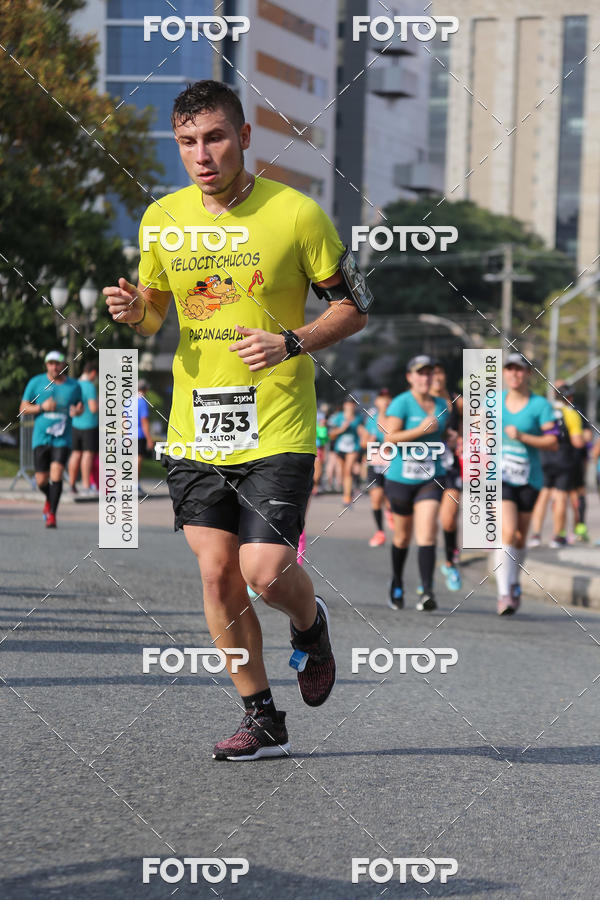 Buy your photos of the eventMeia Maratona Internacional de Curitiba 2018 on Fotop