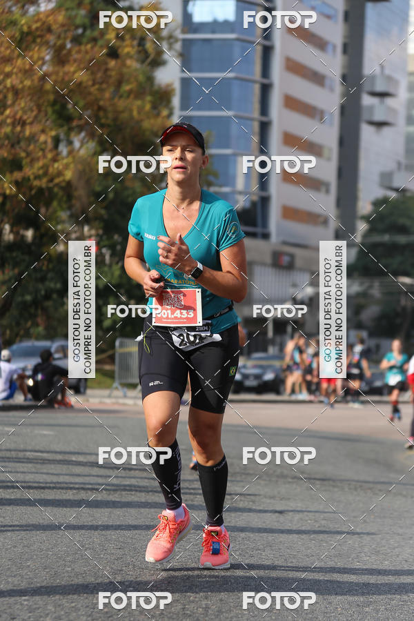 Buy your photos of the eventMeia Maratona Internacional de Curitiba 2018 on Fotop