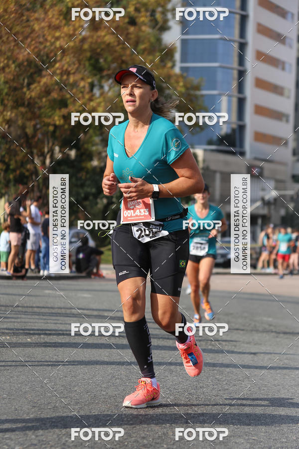 Buy your photos of the eventMeia Maratona Internacional de Curitiba 2018 on Fotop