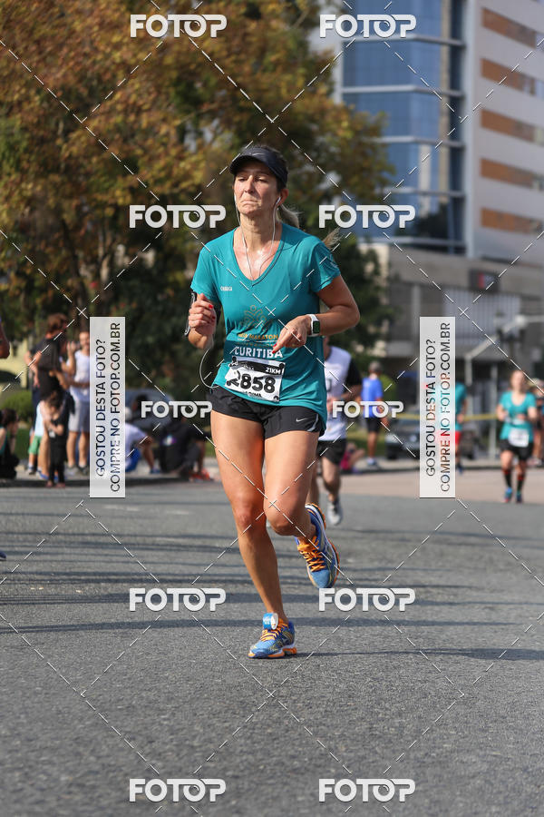 Buy your photos of the eventMeia Maratona Internacional de Curitiba 2018 on Fotop