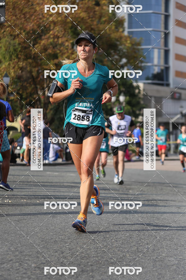 Buy your photos of the eventMeia Maratona Internacional de Curitiba 2018 on Fotop