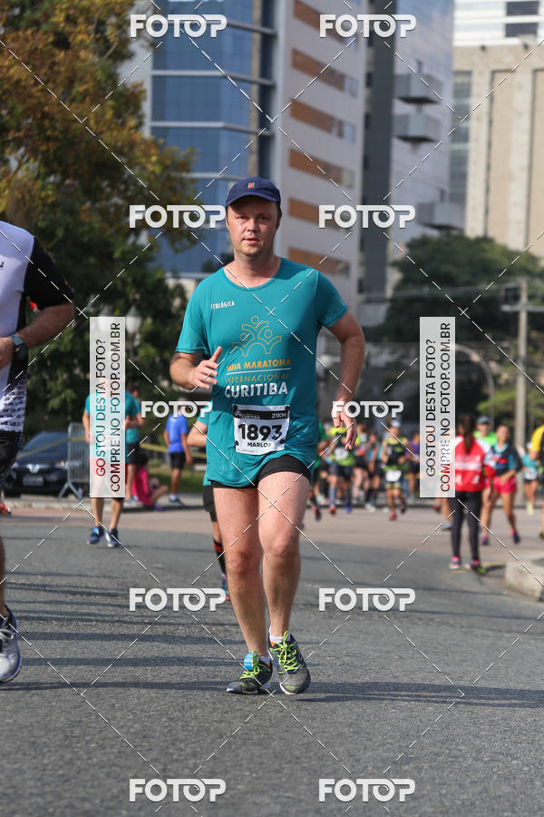 Buy your photos of the eventMeia Maratona Internacional de Curitiba 2018 on Fotop